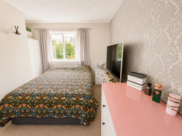 Lowry Close, Corby