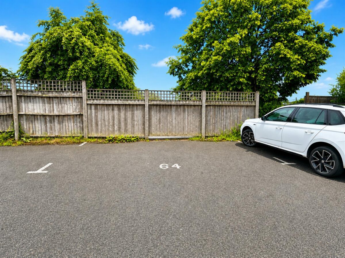 Pascal Close, Corby