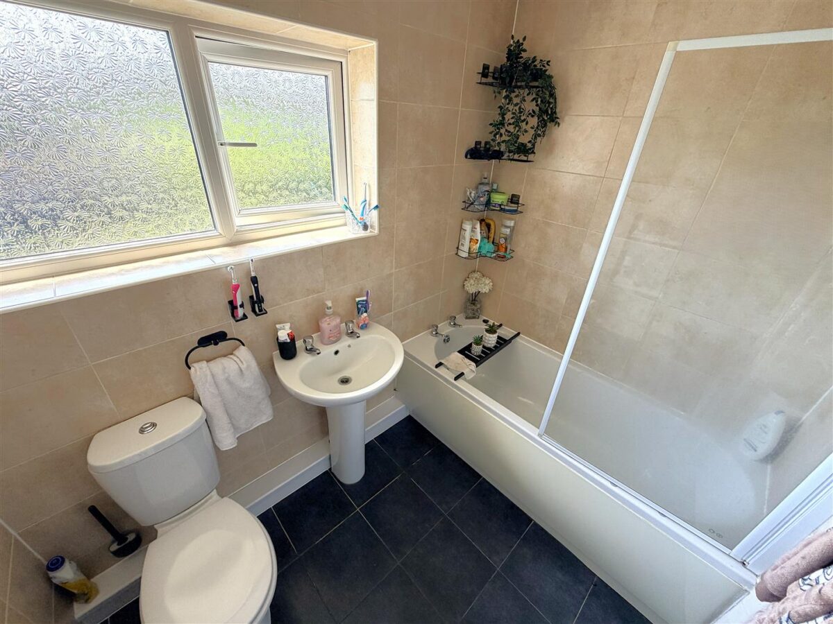Taunton Avenue, Corby