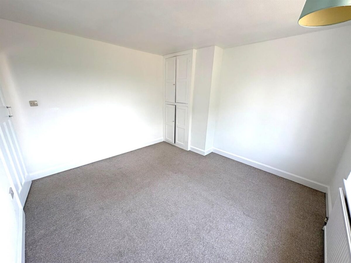 Woodlands Avenue, Corby