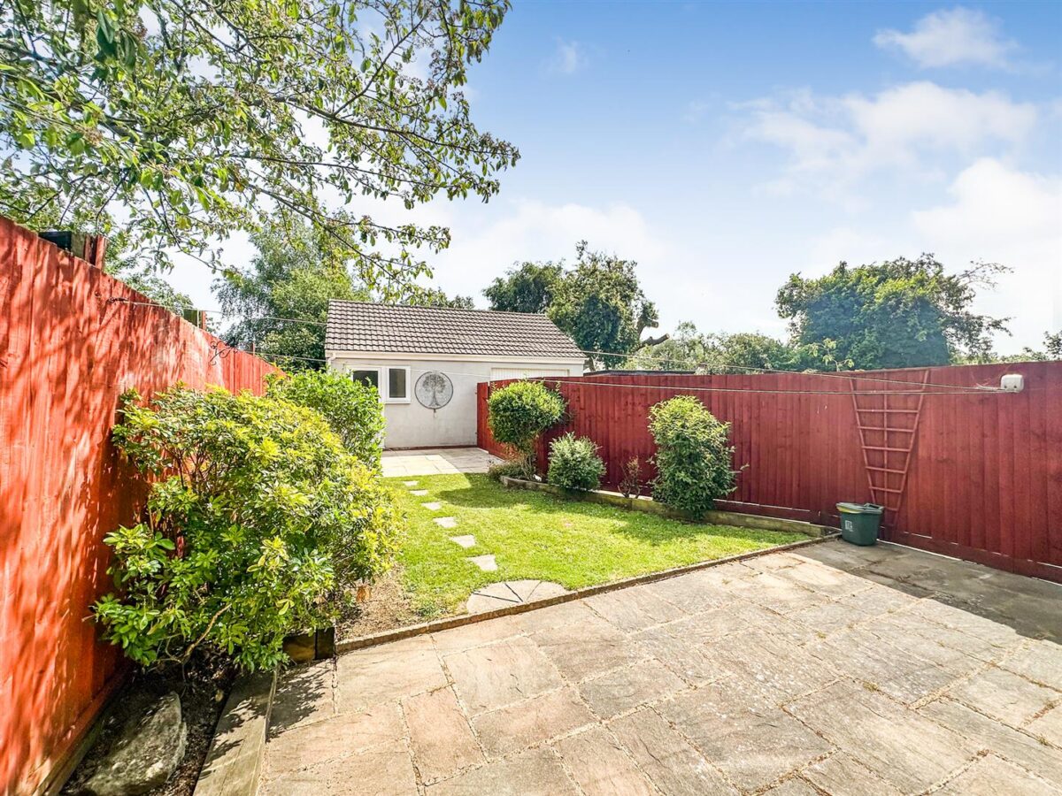 Cupar Crescent, Corby