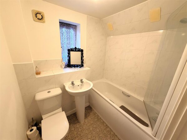 Pascal Close, Corby