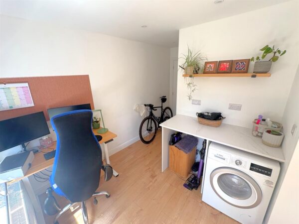 Welland Vale Road, Corby
