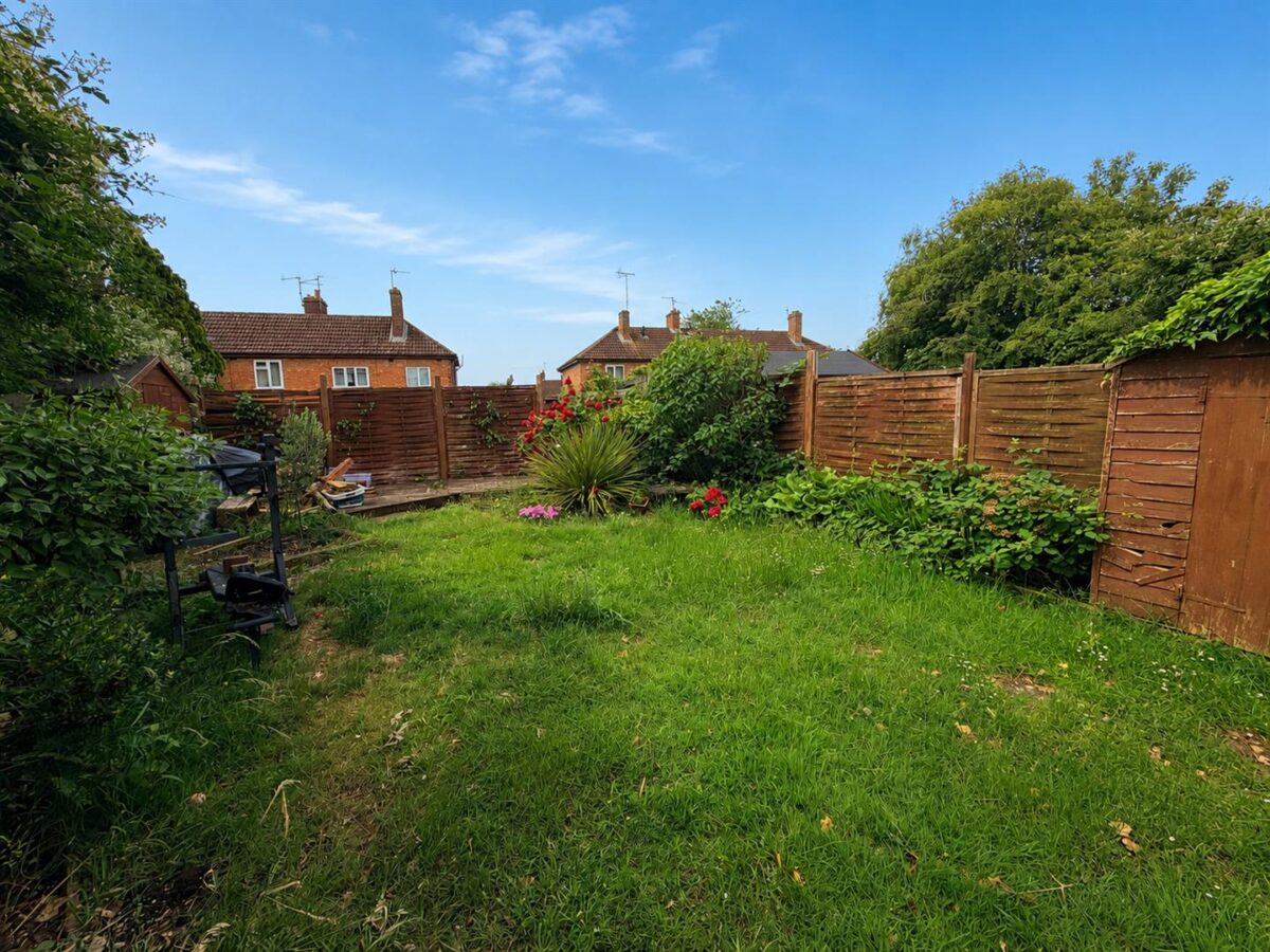 Parsons Grove, Corby