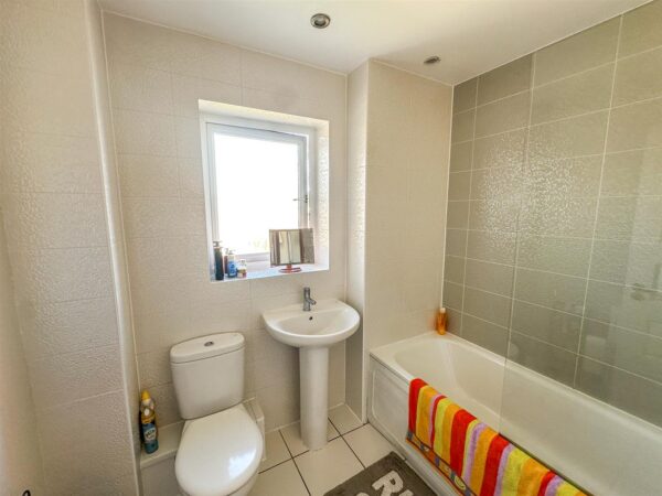 Epping Road, Corby