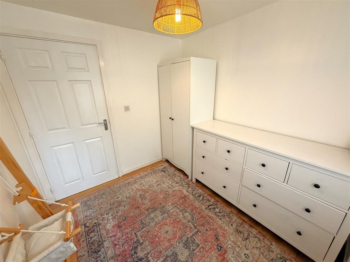 Pascal Close, Corby