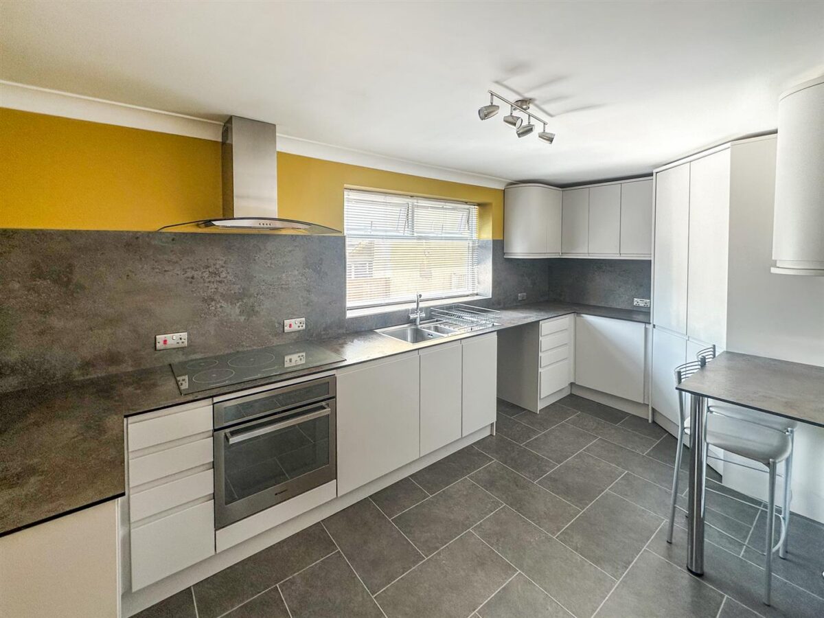 Cupar Crescent, Corby