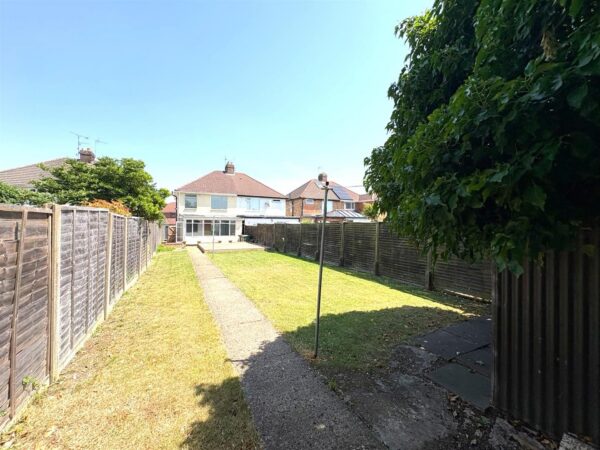 Woodlands Avenue, Corby