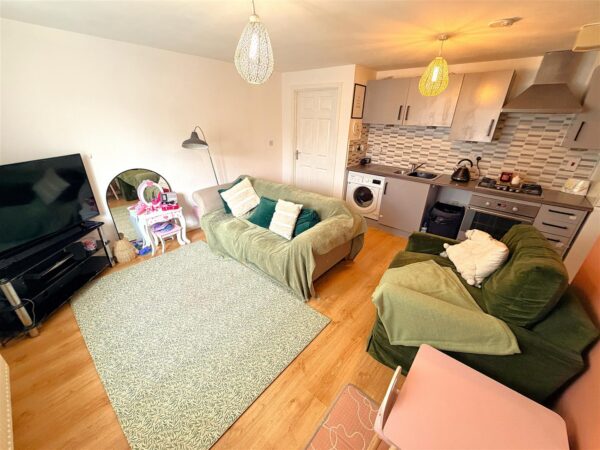 Pascal Close, Corby