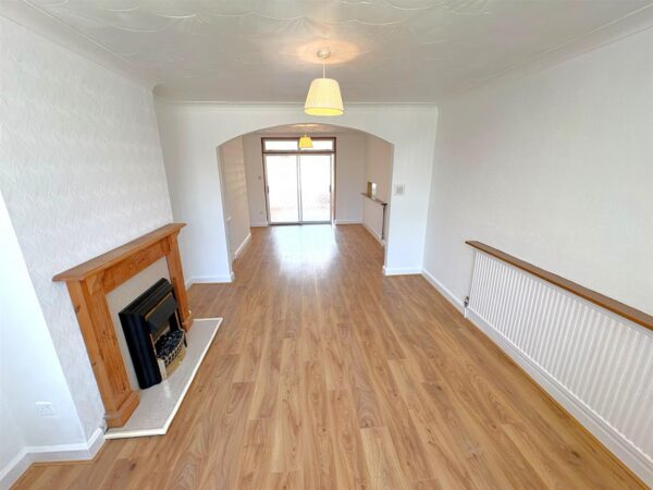 Woodlands Avenue, Corby
