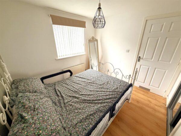 Pascal Close, Corby
