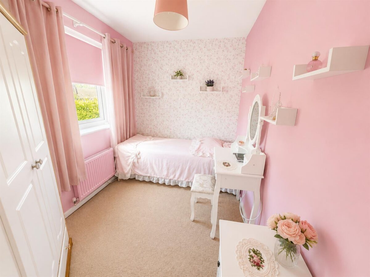Lowry Close, Corby