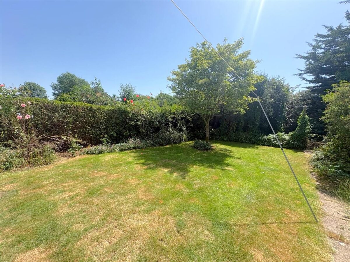 Welland Vale Road, Corby