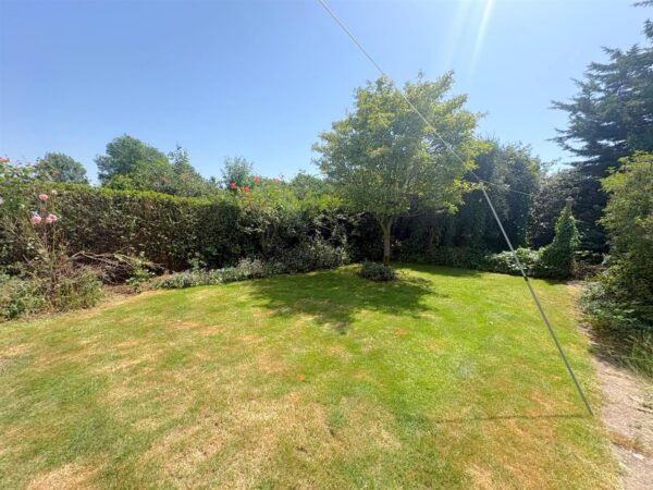 Welland Vale Road, Corby
