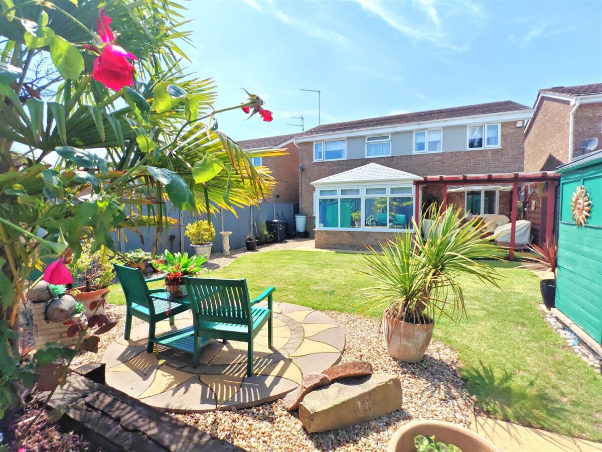 Tower Hill Road, Corby