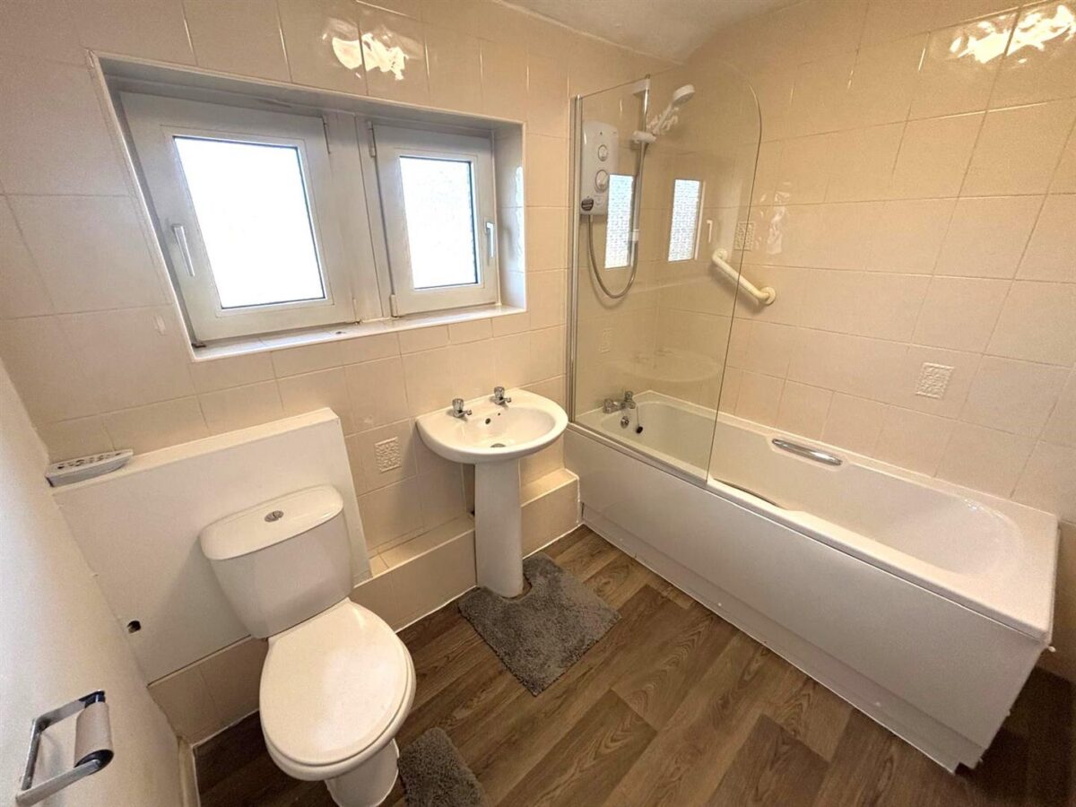 Warminster Close, Corby