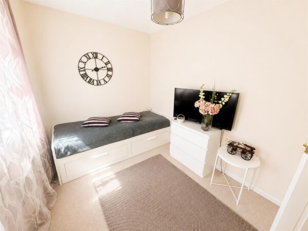 Lowry Close, Corby