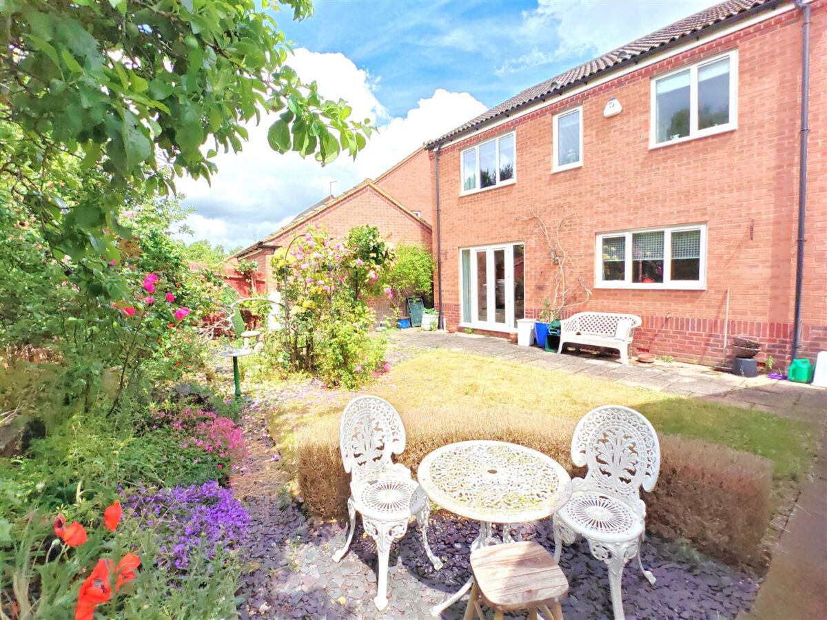 Lark Close, Corby