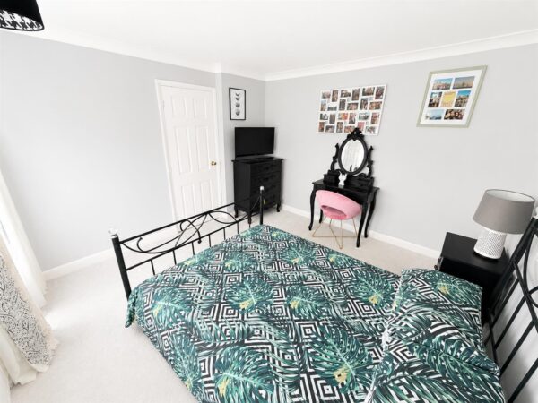 Honiton Gardens, Corby