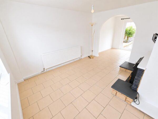 Landseer Court, Corby