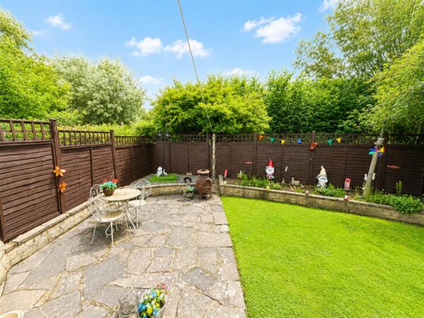 Honiton Gardens, Corby