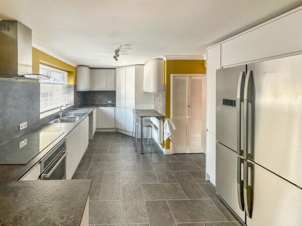 Cupar Crescent, Corby