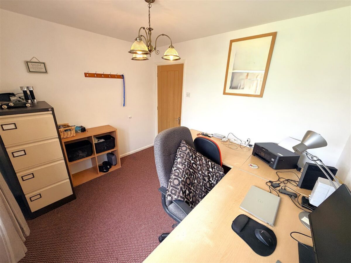 Tower Hill Road, Corby