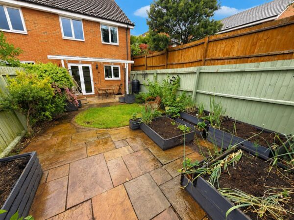 Violet Close, Corby