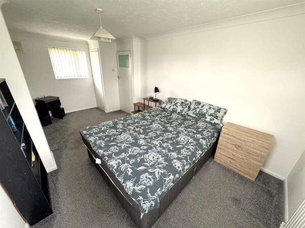 Cransley Gardens, Corby