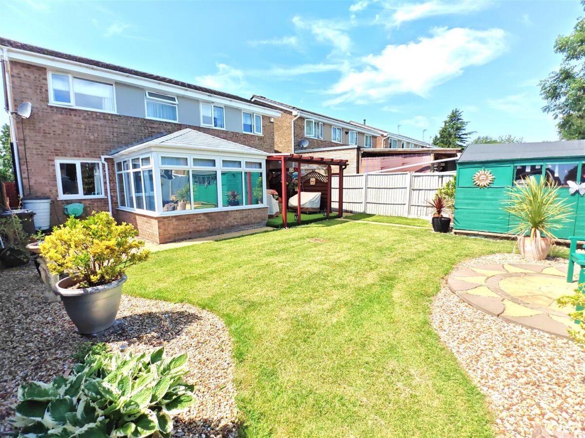 Tower Hill Road, Corby