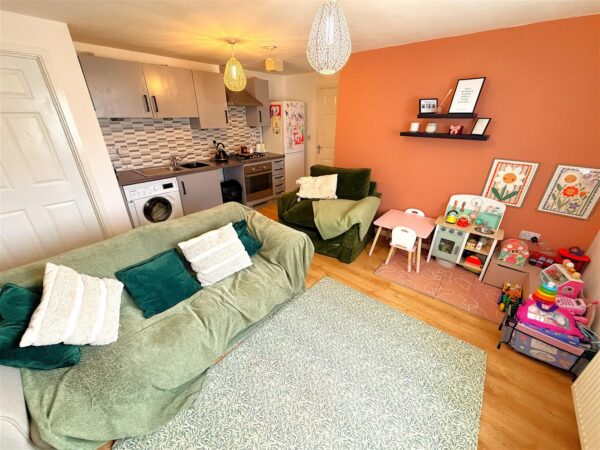 Pascal Close, Corby