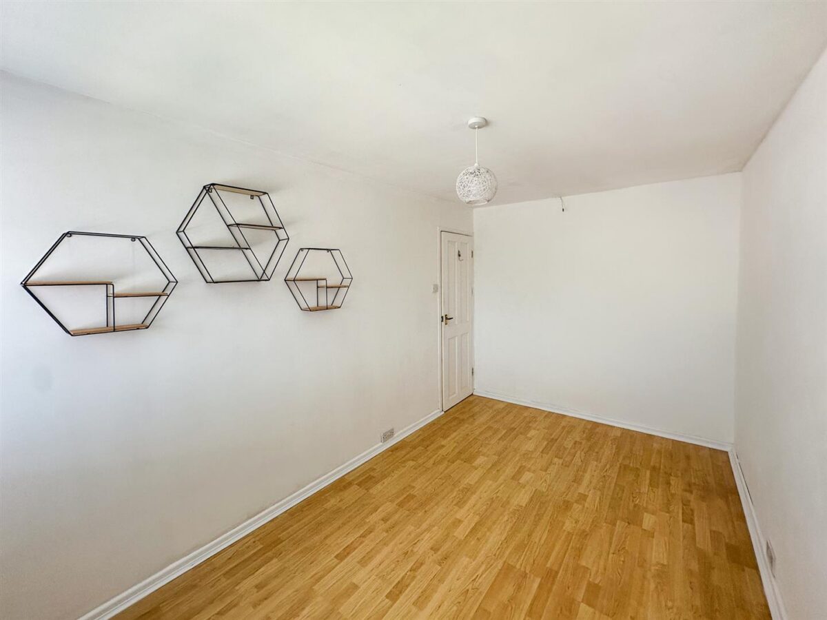 Cupar Crescent, Corby