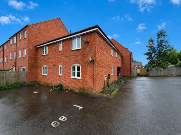 Pascal Close, Corby