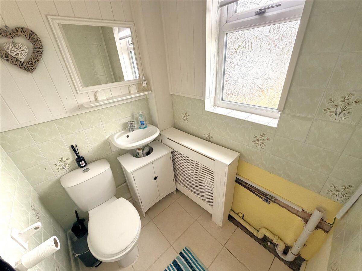 Parsons Grove, Corby