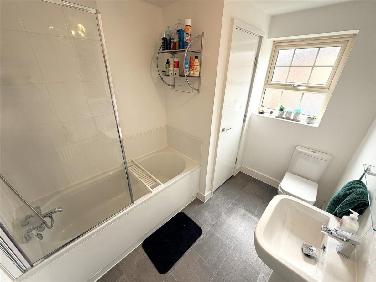 Diamond Drive, Corby, North Northamptonshire,