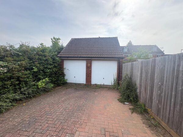 East Glebe Close, Corby