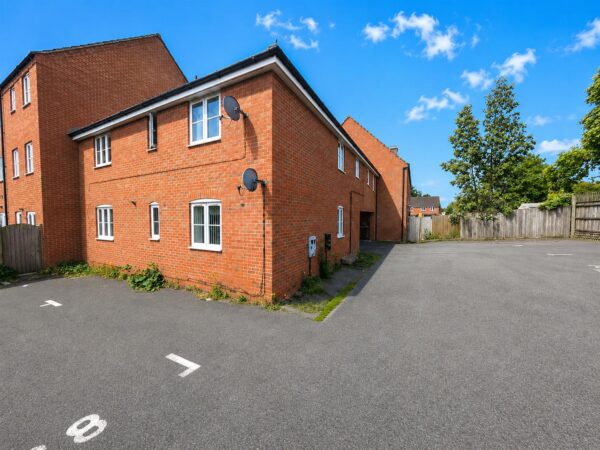 Pascal Close, Corby