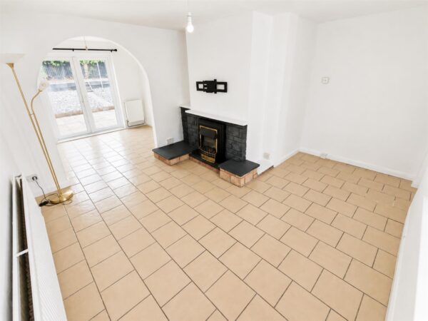 Landseer Court, Corby