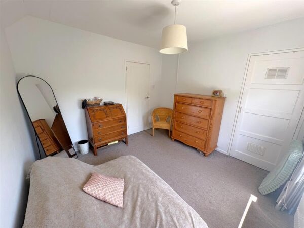 Welland Vale Road, Corby