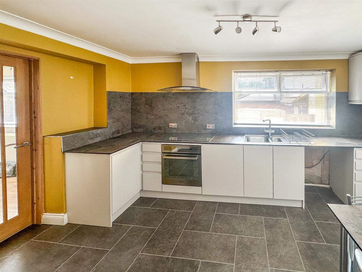 Cupar Crescent, Corby