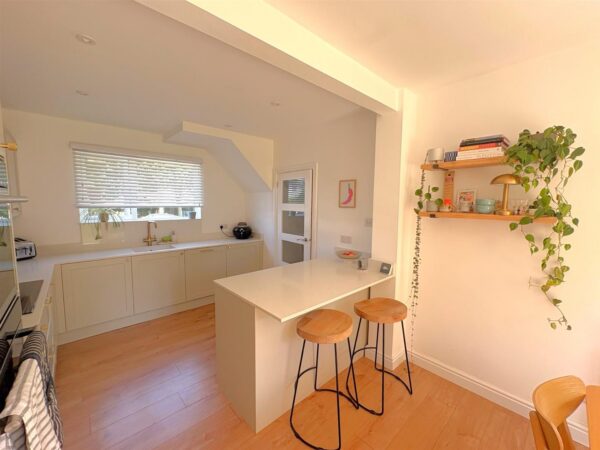 Welland Vale Road, Corby