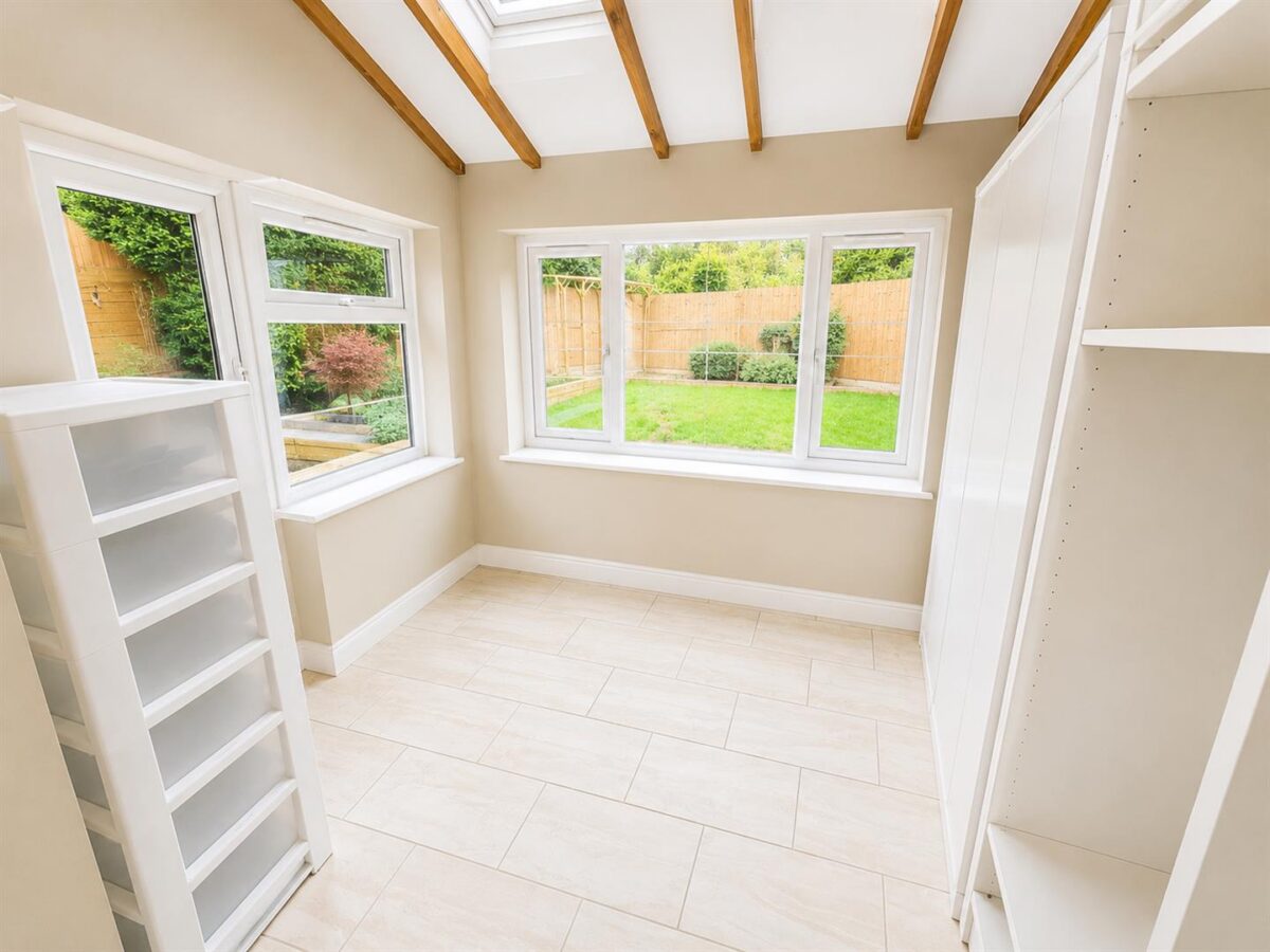 Fontwell Crescent, Corby