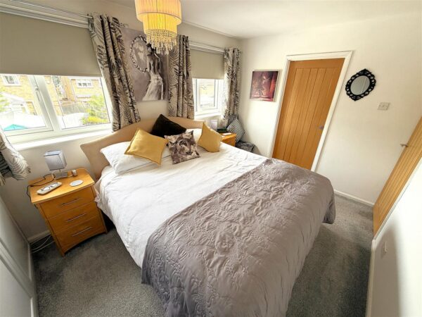 Tower Hill Road, Corby