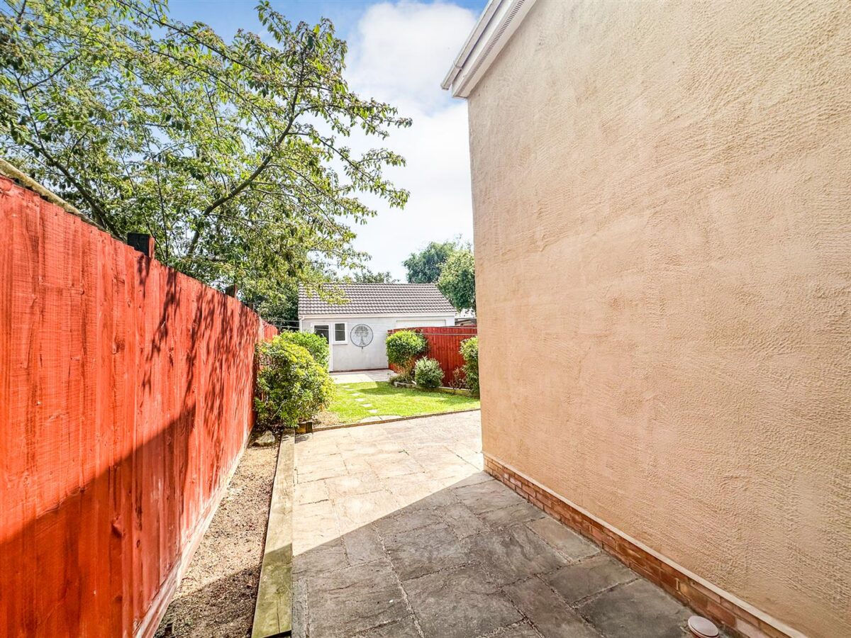 Cupar Crescent, Corby