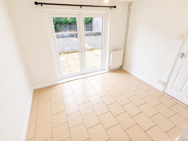 Landseer Court, Corby