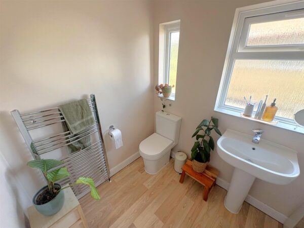 Welland Vale Road, Corby