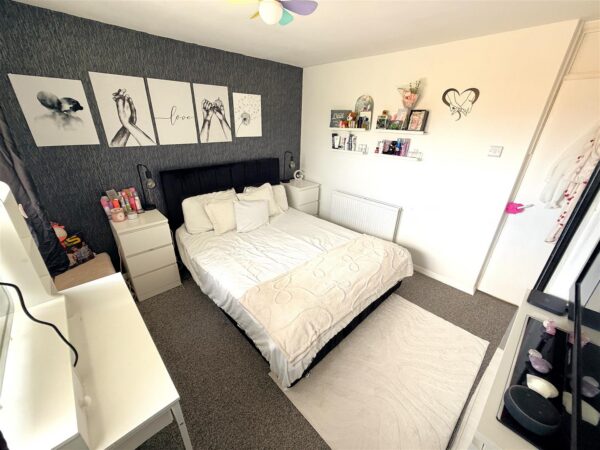 Taunton Avenue, Corby