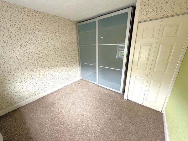 Parsons Grove, Corby