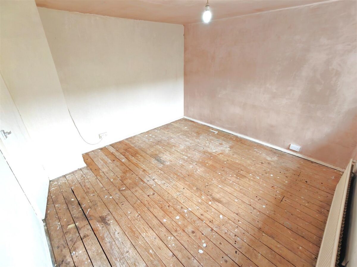 Landseer Court, Corby