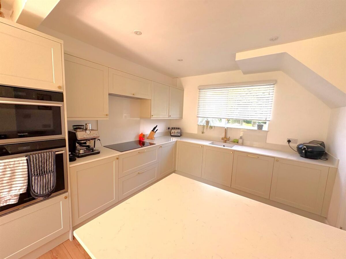 Welland Vale Road, Corby